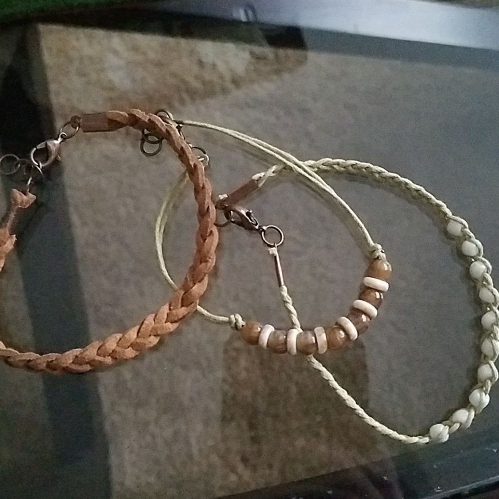 3 Bracelets